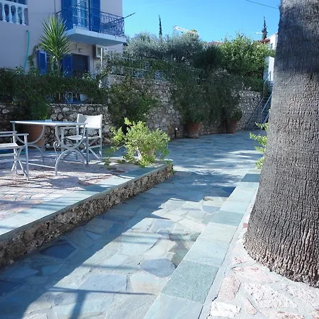 7 Islands Spetses Town